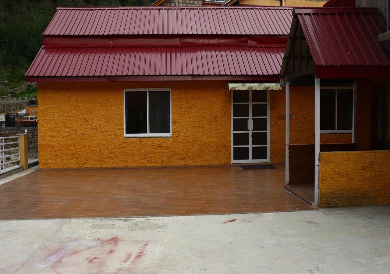 Manila Heights Hotel Naran Exterior photo